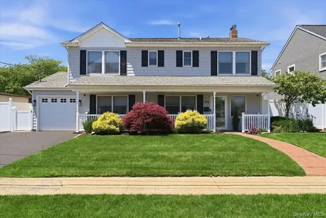 346 Seaford Avenue Massapequa NY 11758