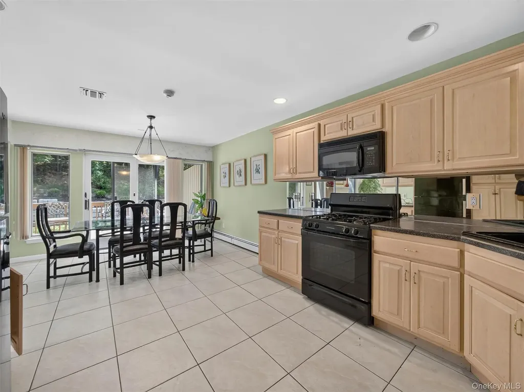 20 Fox Court Suffern NY 10901
