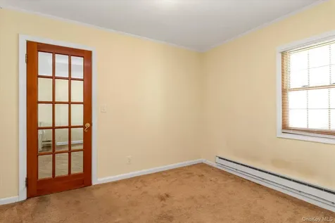2484 Lindy Road Westbury NY 11590