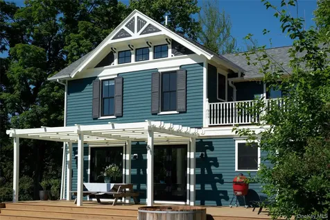 1838 River Road West Coxsackie NY 12124