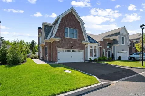 238 Coach Drive Woodbury NY 11542