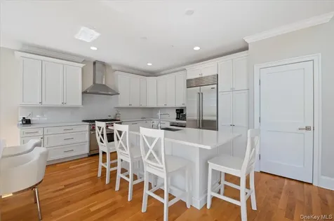 238 Coach Drive Woodbury NY 11542