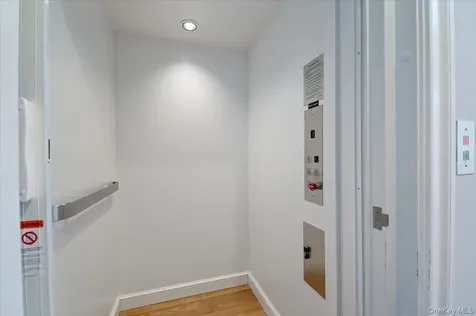 238 Coach Drive Woodbury NY 11542