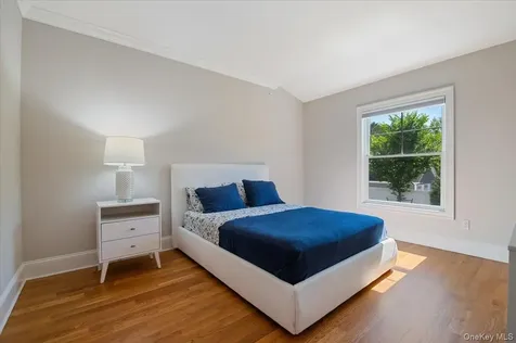 238 Coach Drive Woodbury NY 11542