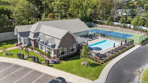 238 Coach Drive Woodbury NY 11542
