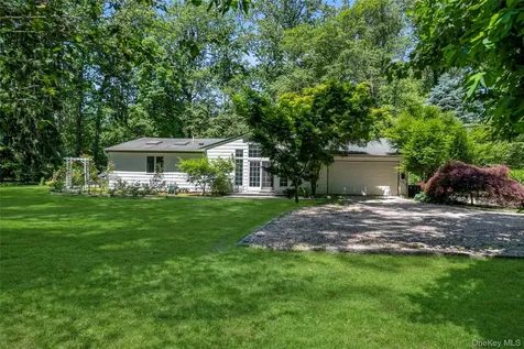 5 Eden Roc Drive Locust Valley NY 11560