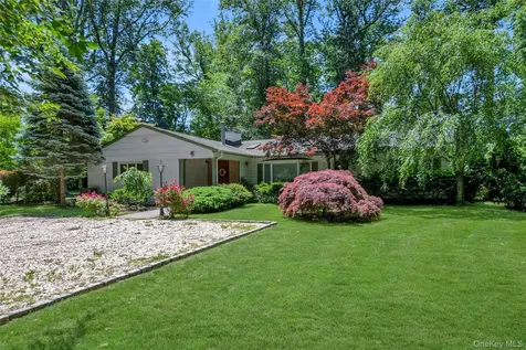 5 Eden Roc Drive Locust Valley NY 11560