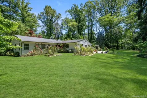 5 Eden Roc Drive Locust Valley NY 11560