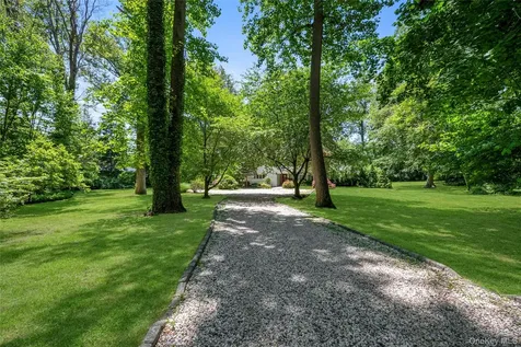 5 Eden Roc Drive Locust Valley NY 11560