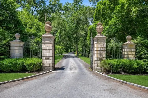 5 Eden Roc Drive Locust Valley NY 11560