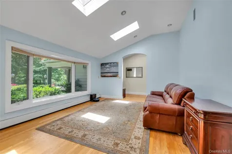 5 Eden Roc Drive Locust Valley NY 11560