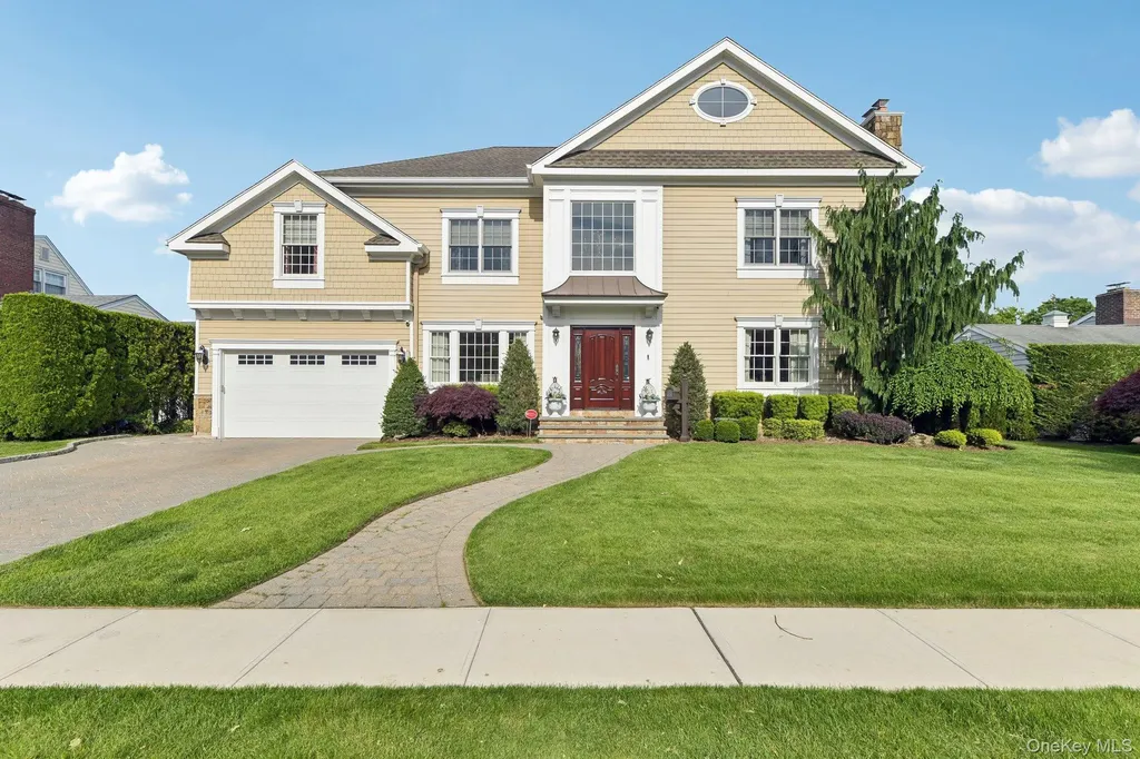 217 Wellington Road Garden City NY 11530