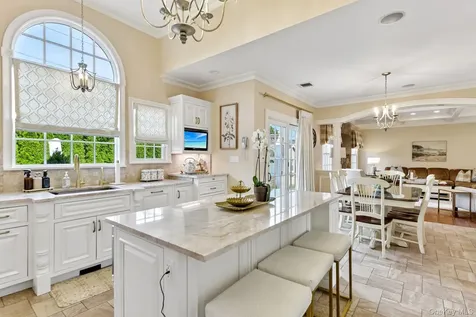 217 Wellington Road Garden City NY 11530