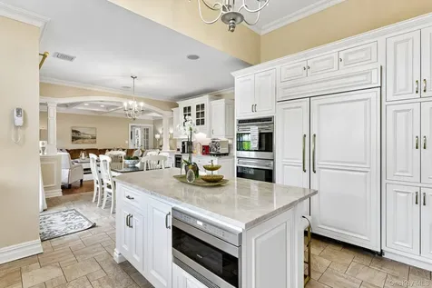 217 Wellington Road Garden City NY 11530