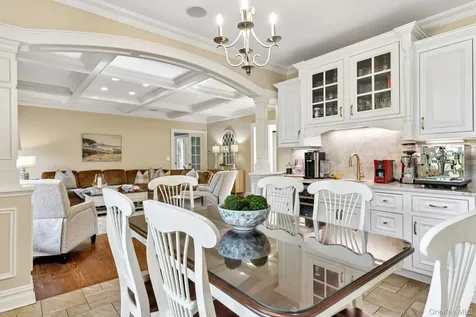 217 Wellington Road Garden City NY 11530