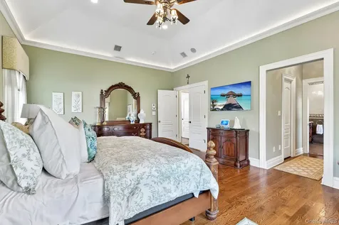 217 Wellington Road Garden City NY 11530