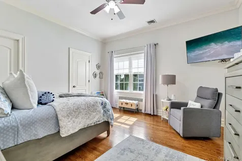 217 Wellington Road Garden City NY 11530