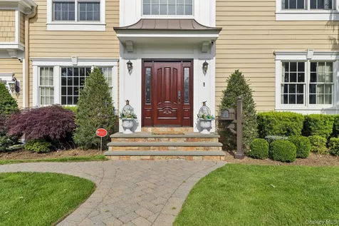 217 Wellington Road Garden City NY 11530