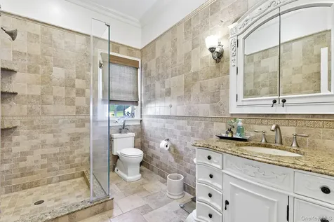 217 Wellington Road Garden City NY 11530
