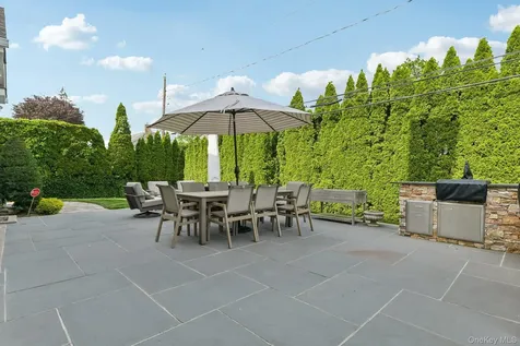 217 Wellington Road Garden City NY 11530