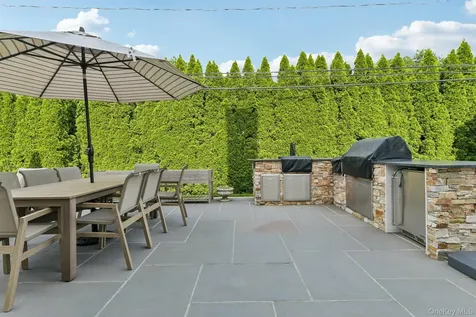 217 Wellington Road Garden City NY 11530