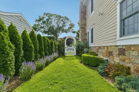 217 Wellington Road Garden City NY 11530
