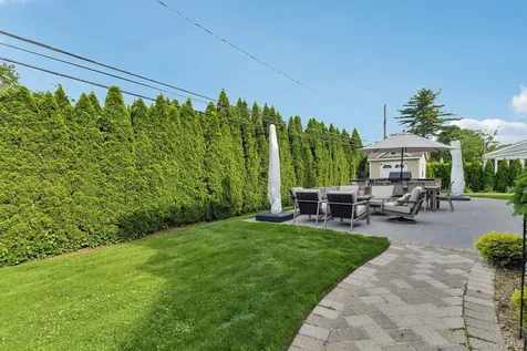 217 Wellington Road Garden City NY 11530