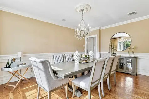 217 Wellington Road Garden City NY 11530