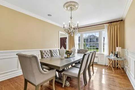 217 Wellington Road Garden City NY 11530
