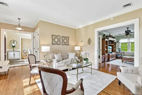 217 Wellington Road Garden City NY 11530
