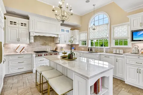 217 Wellington Road Garden City NY 11530