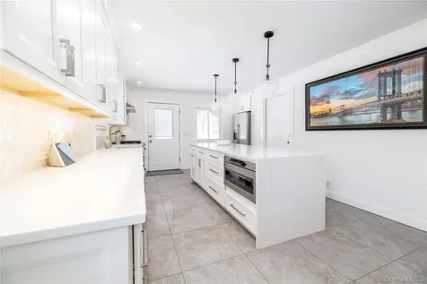 140 Baltimore Massapequa NY 11758