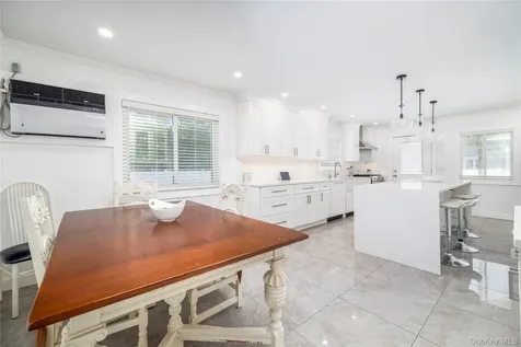 140 Baltimore Massapequa NY 11758