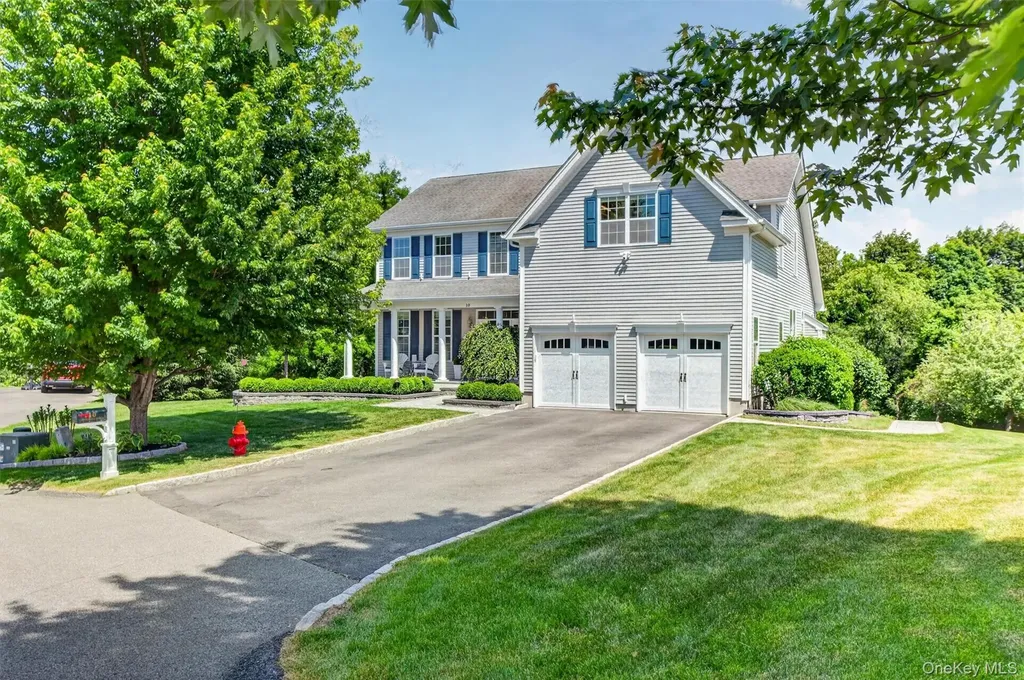10 Sandlewood Circle Hopewell Junction NY 12533