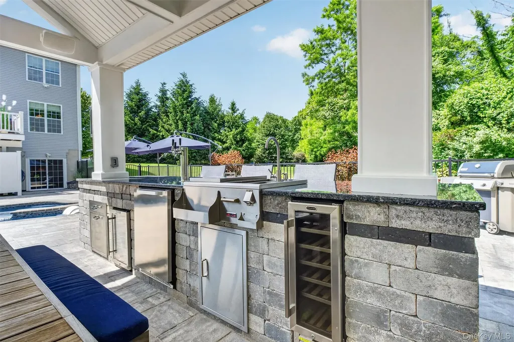 10 Sandlewood Circle Hopewell Junction NY 12533