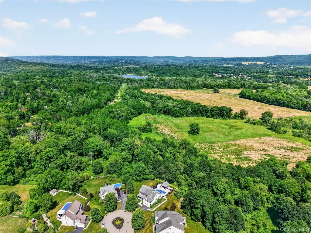 10 Sandlewood Circle Hopewell Junction NY 12533