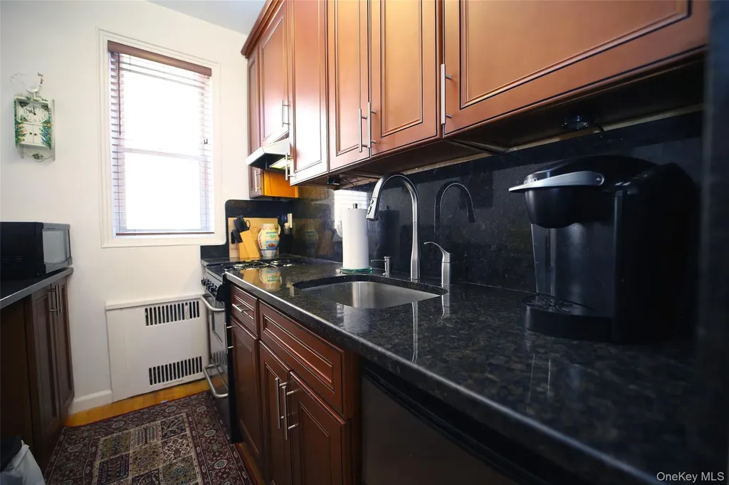 118-11 84th Avenue Kew Gardens NY 11415