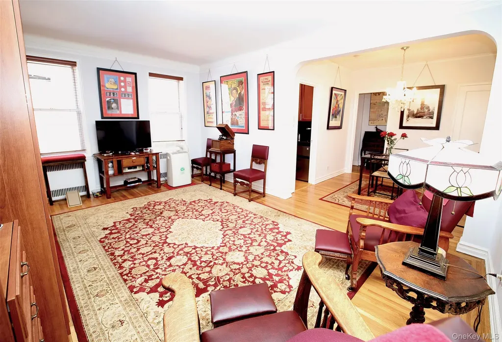 118-11 84th Avenue Kew Gardens NY 11415