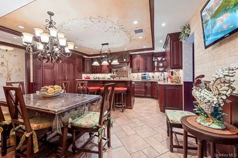 4 Point Crescent Whitestone NY 11357