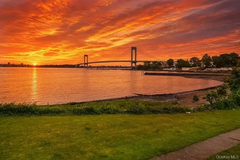 4 Point Crescent Whitestone NY 11357