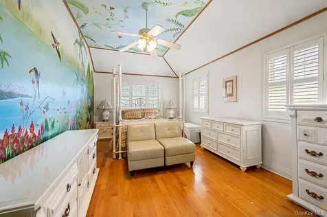 4 Point Crescent Whitestone NY 11357