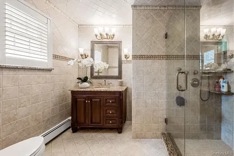 4 Point Crescent Whitestone NY 11357