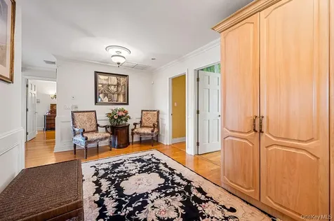 4 Point Crescent Whitestone NY 11357