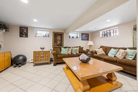 4 Point Crescent Whitestone NY 11357