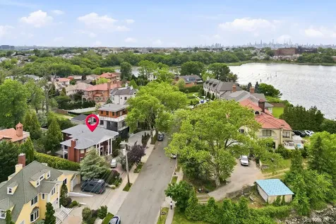 4 Point Crescent Whitestone NY 11357