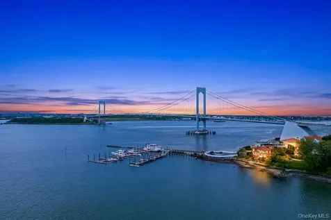 4 Point Crescent Whitestone NY 11357
