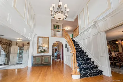 4 Point Crescent Whitestone NY 11357