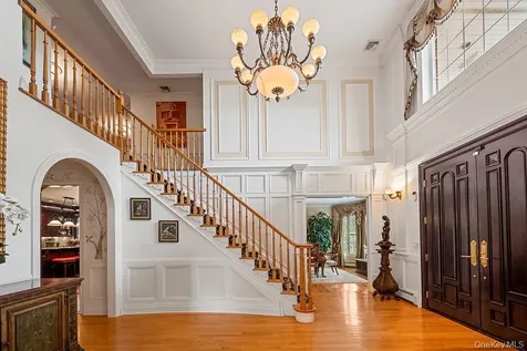 4 Point Crescent Whitestone NY 11357