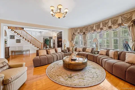 4 Point Crescent Whitestone NY 11357