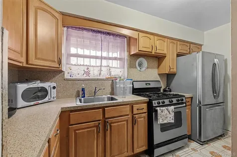 1010 E 233rd Street Bronx NY 10466